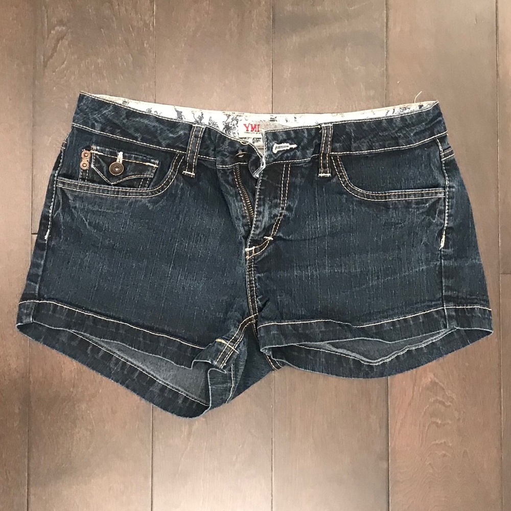 • YMI JEAN SHORTS •